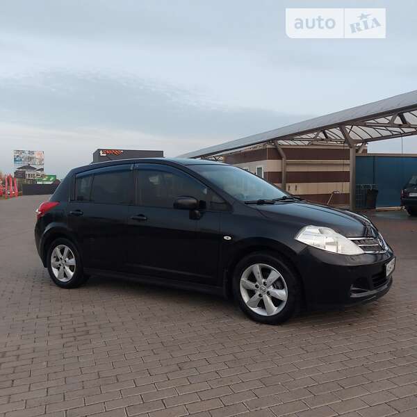 2009 nissan tiida