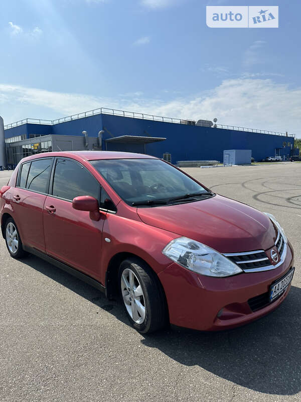 2009 nissan tiida