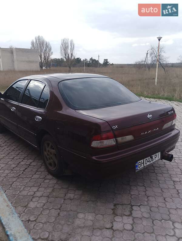 1998 nissan maxima
