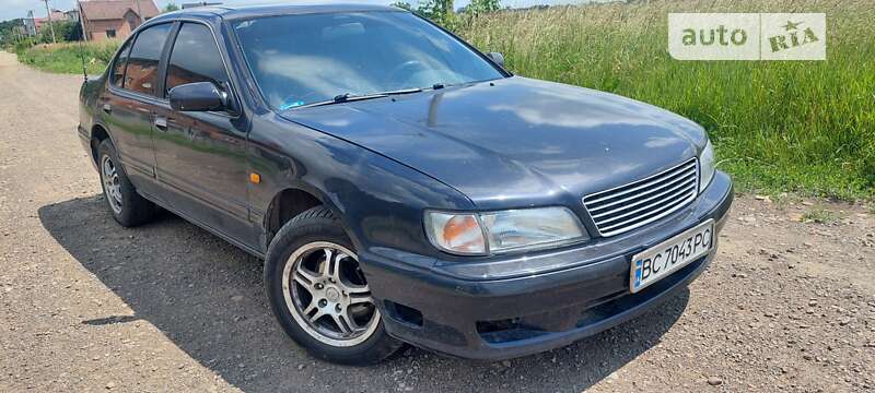 1996 nissan maxima