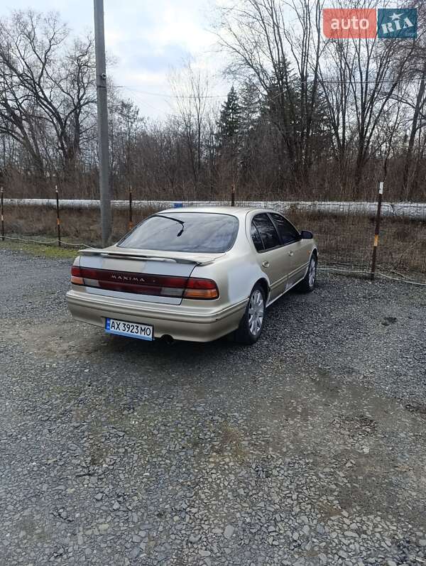 1997 nissan maxima
