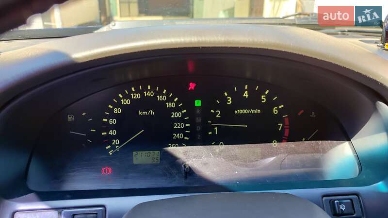 2000 nissan maxima