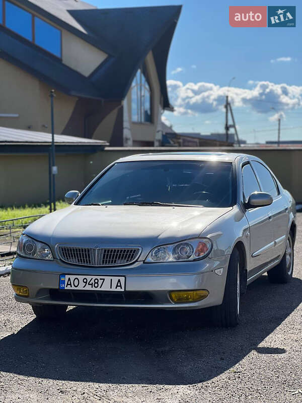 2003 nissan maxima