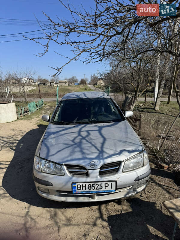 2000 nissan almera