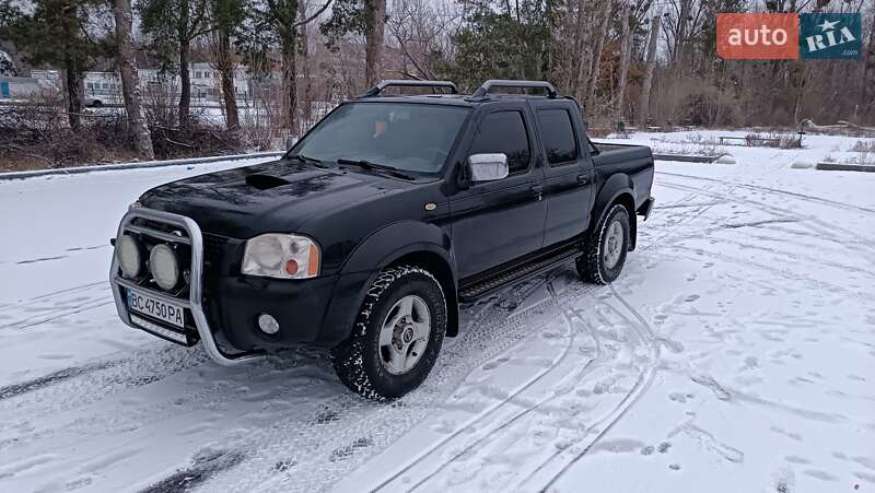 2002 nissan navara