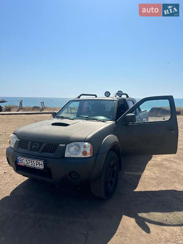 2003 nissan navara