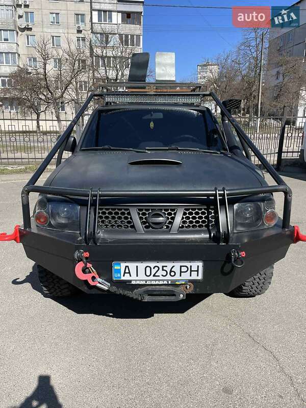 2008 nissan np 300