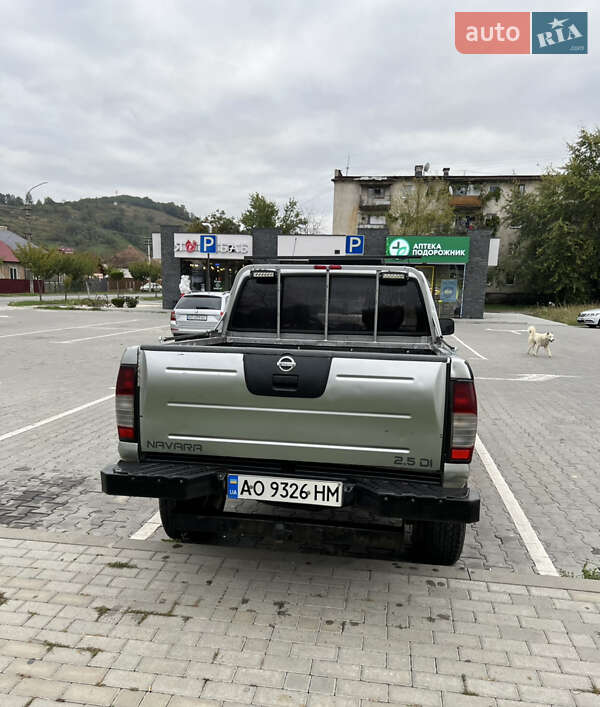 2003 nissan navara