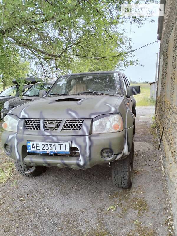 2003 nissan navara