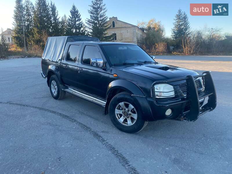 2004 nissan navara