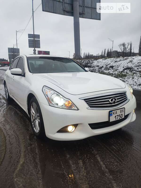 2011 infiniti g37