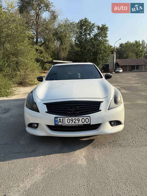 2009 infiniti g37