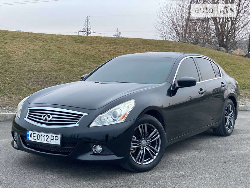 2011 infiniti g37