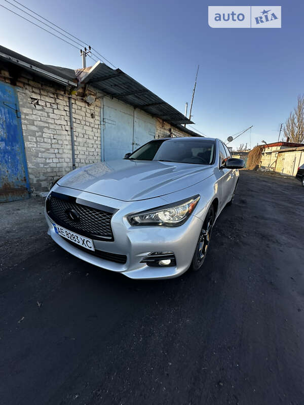 2015 infiniti q50