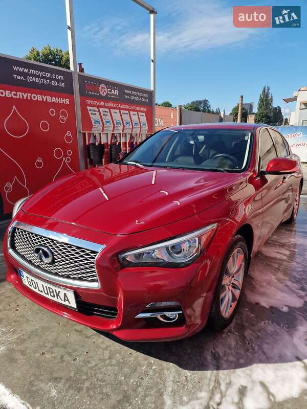 2015 infiniti q50