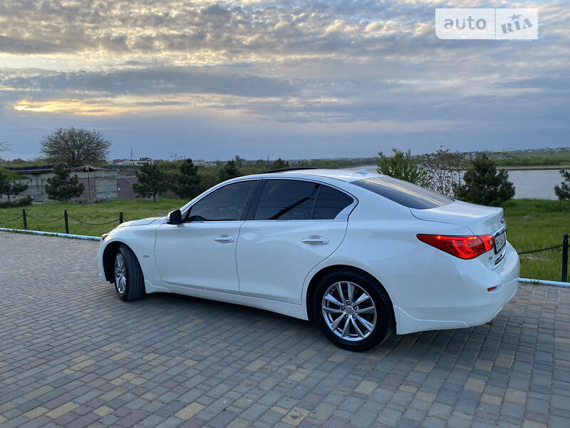 2016 INFINITI Q50