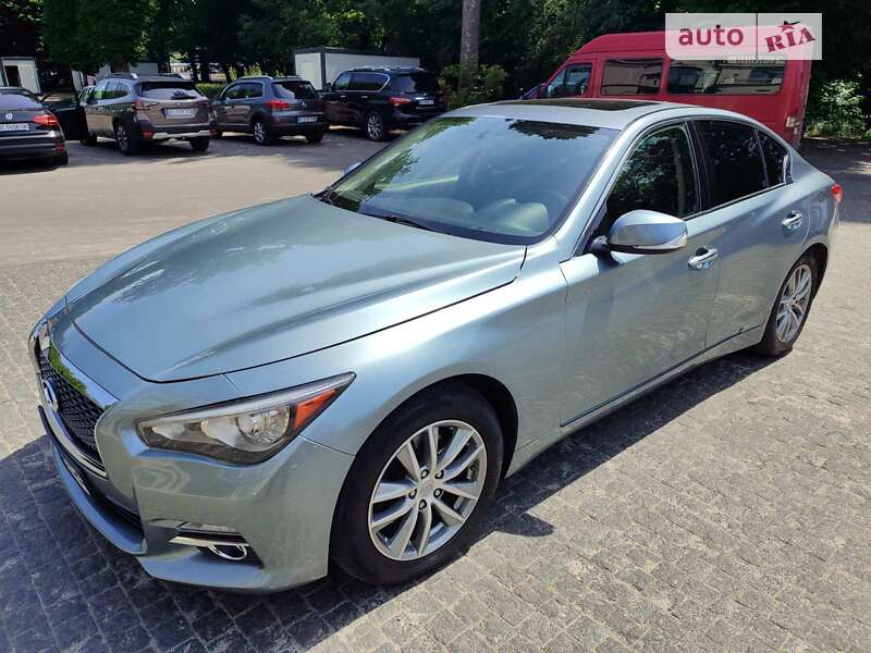 2015 infiniti q50