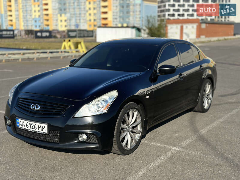 2011 INFINITI G25