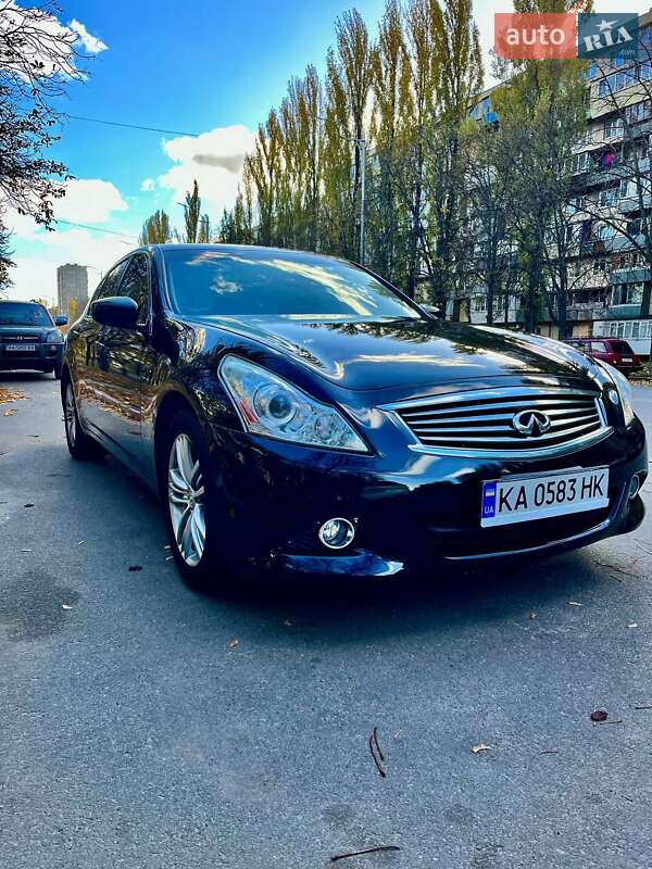 2011 infiniti g25