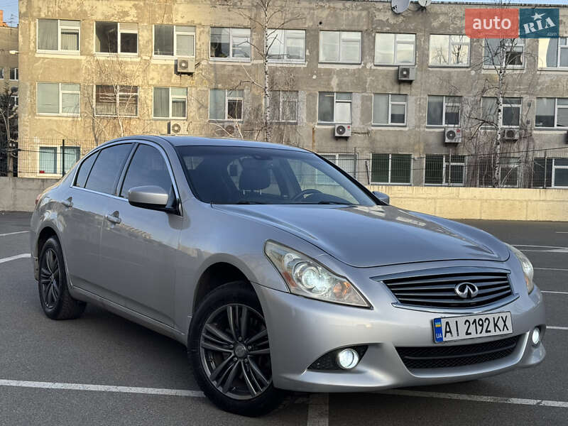 2011 infiniti g25