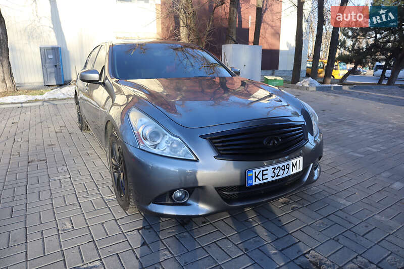 2011 infiniti g25