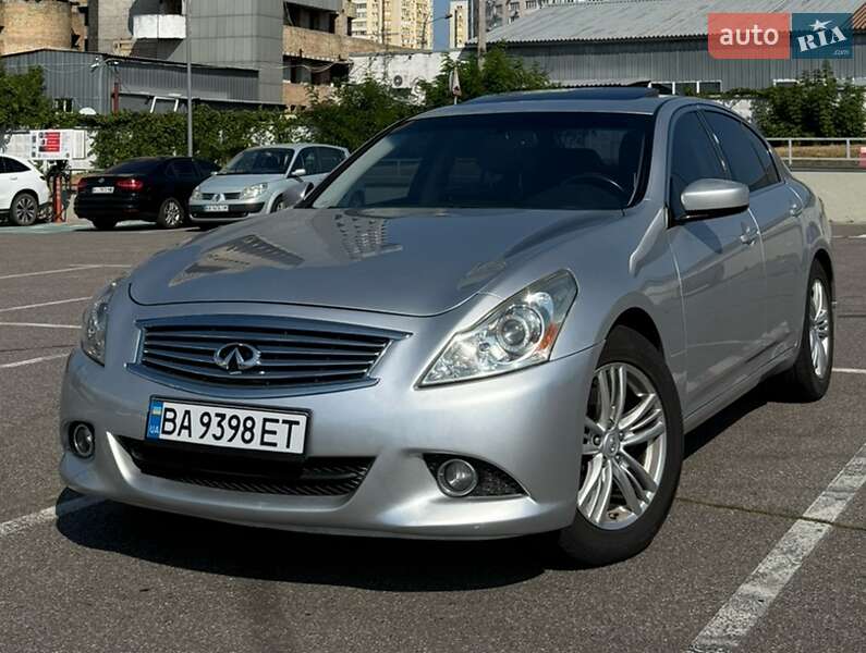 2011 infiniti g25