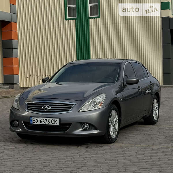 2011 infiniti g25