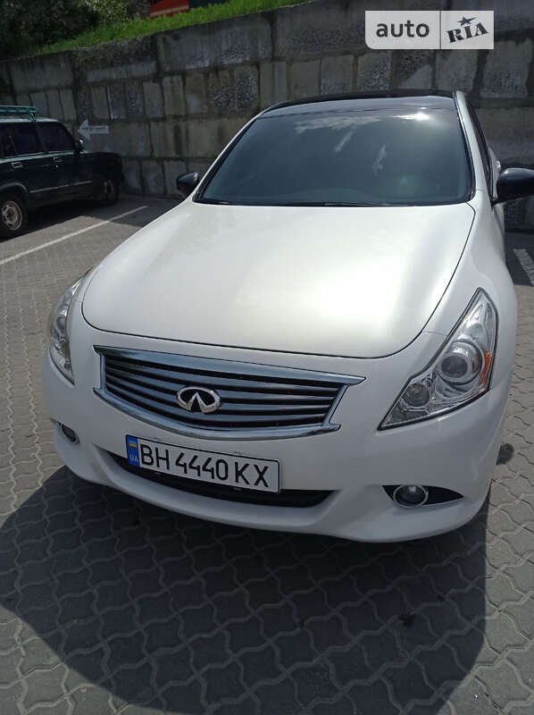 2011 infiniti g25