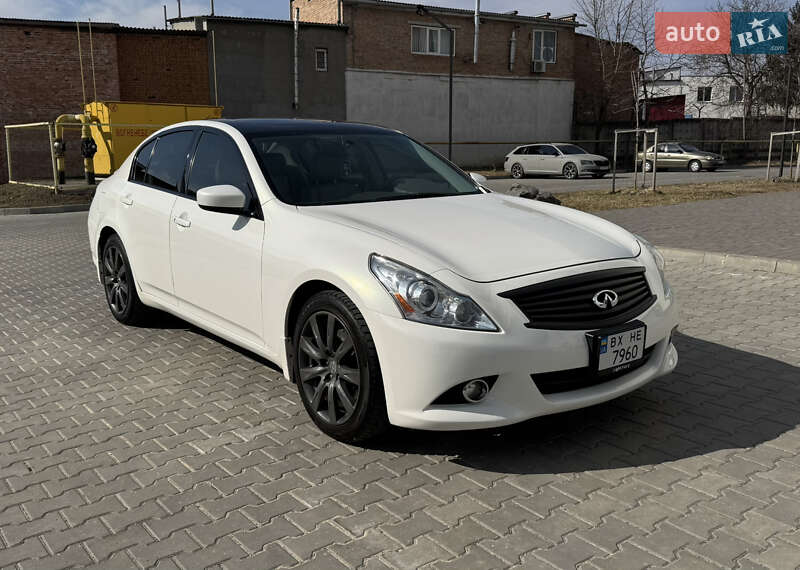 2011 infiniti g25