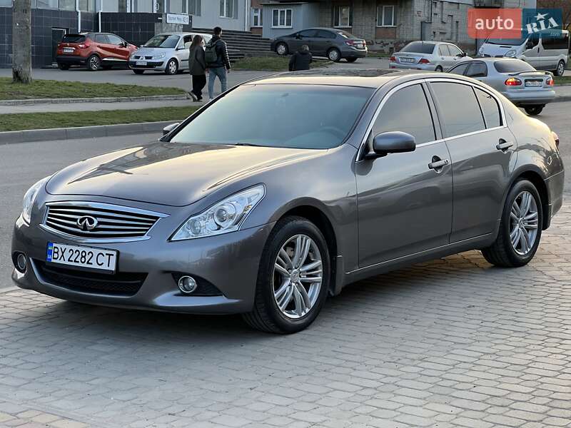 2011 infiniti g25