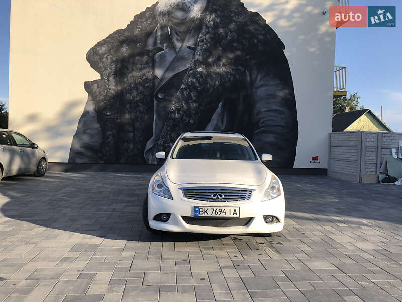 2011 infiniti g25
