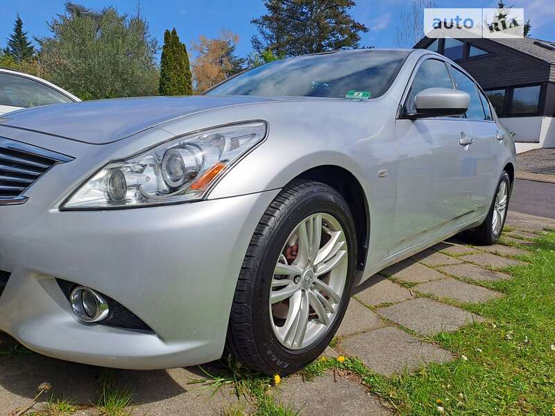 2012 infiniti g25
