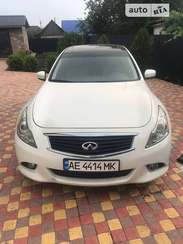 2011 infiniti g25