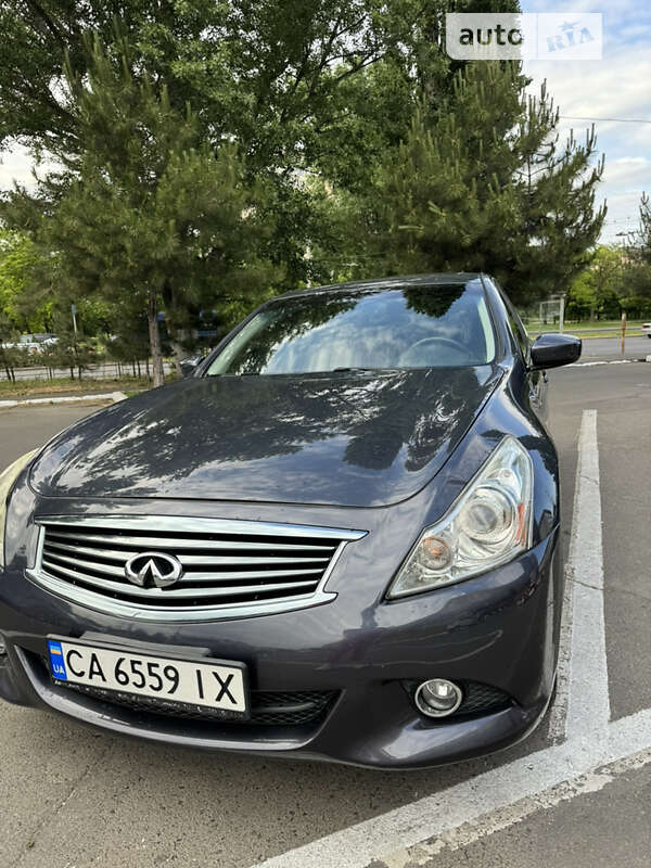 2010 infiniti g25