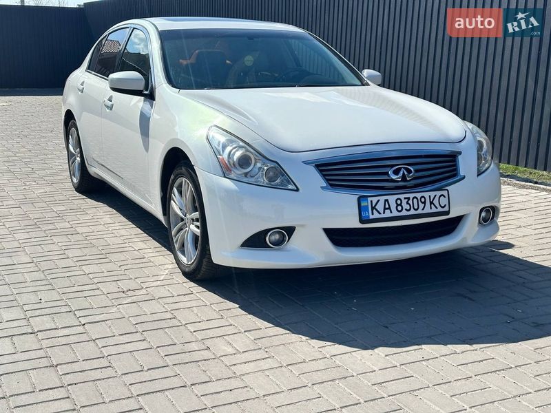 2011 infiniti g25
