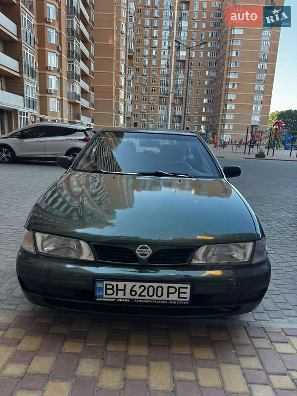1995 nissan almera