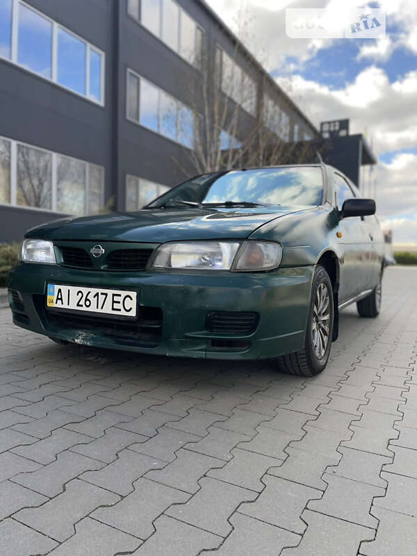 1996 nissan almera