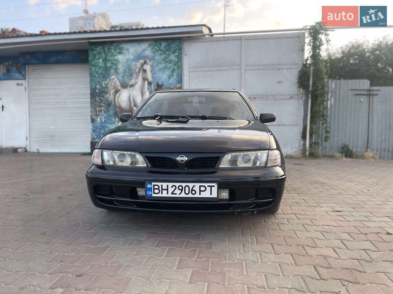 1995 nissan almera