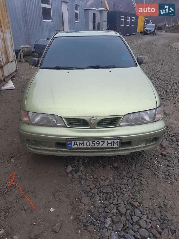 1996 nissan almera