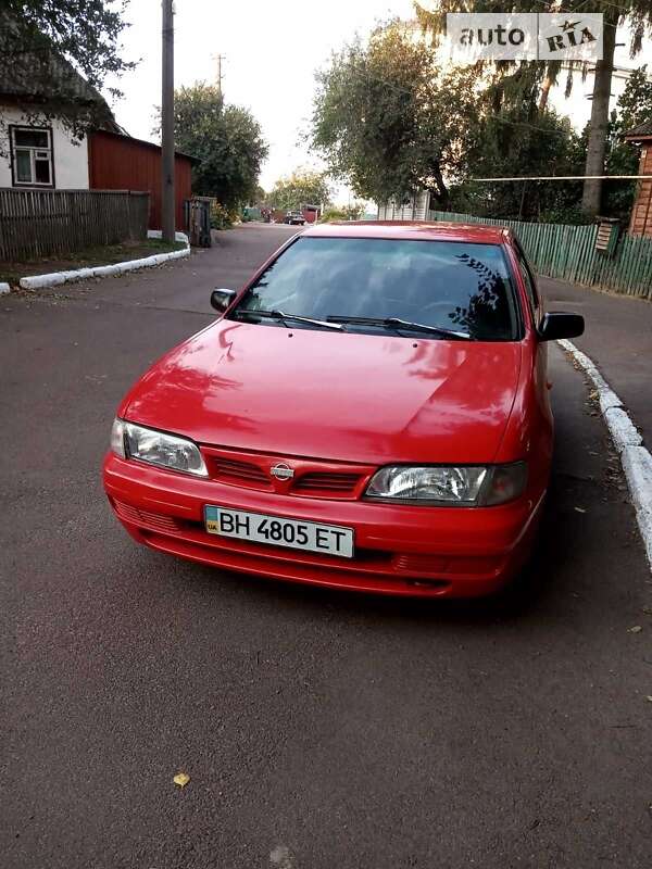 1996 nissan almera