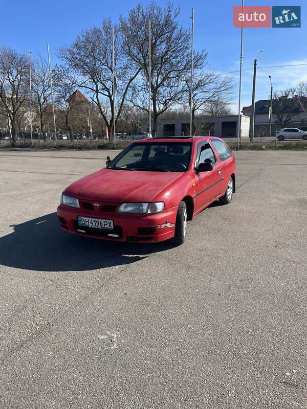 1996 nissan almera