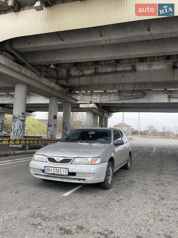 1996 nissan almera