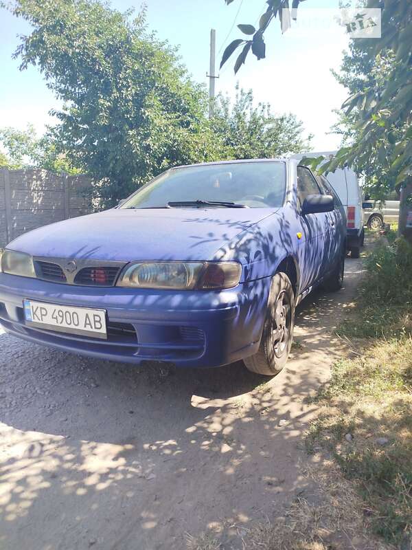 2000 nissan almera
