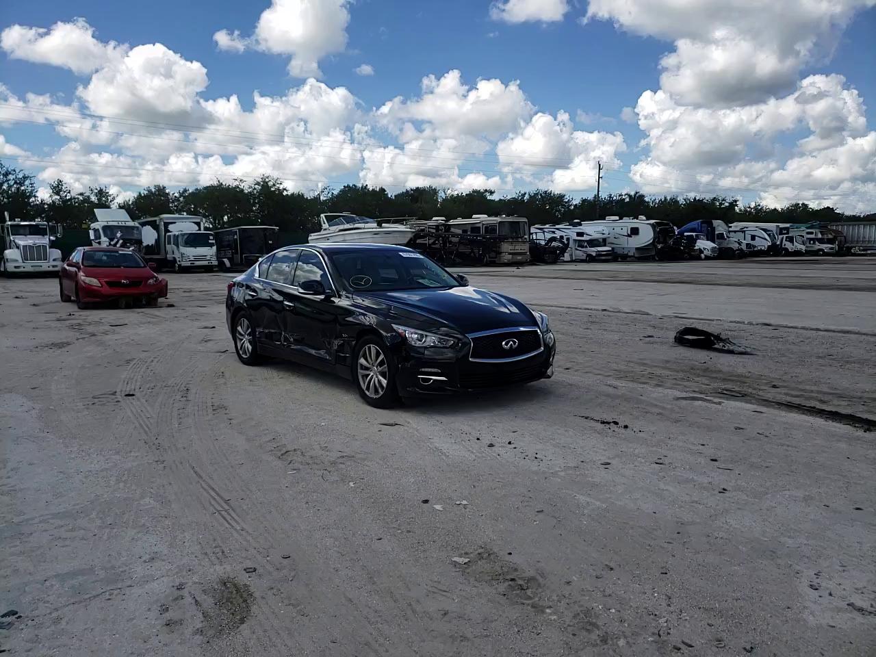 2016 infiniti q50