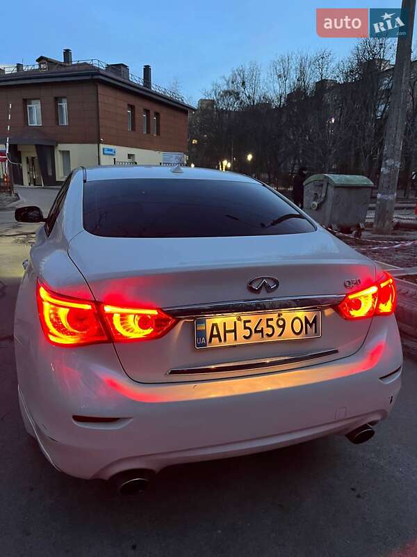 2016 infiniti q50