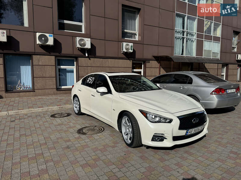 2016 infiniti q50