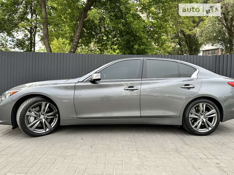 2017 infiniti q50