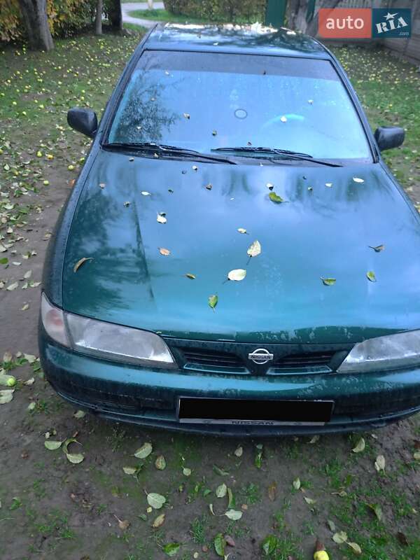 1996 nissan almera