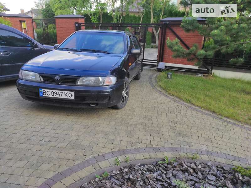 1996 nissan almera