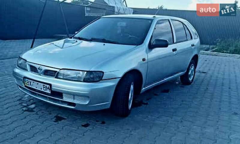 1998 nissan almera